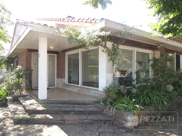 Casa de 3 ambientes en alquiler en LOS TRONCOS