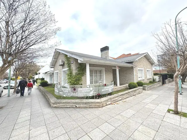 Casa de 7 ambientes en alquiler en Güemes