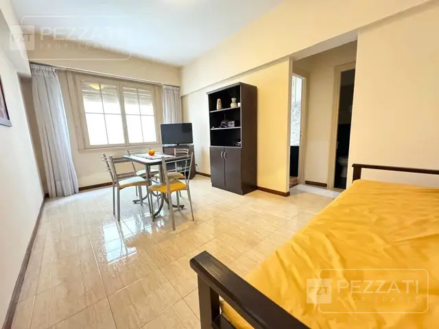 Departamento de 2 ambientes en venta en Área Centro