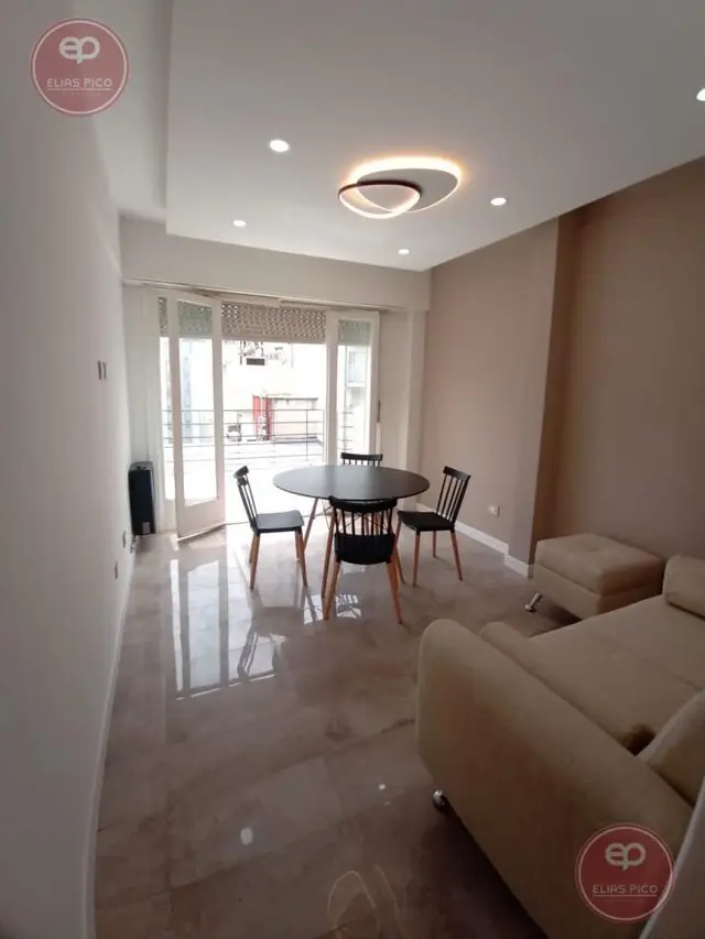 Departamento de 2 ambientes en venta en Área Centro