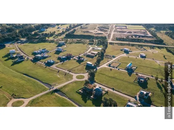Terreno de 1 ambiente en venta en LOS ACANTILADOS