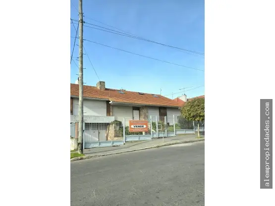 Casa de 7 ambientes en venta en GENERAL ROCA