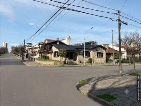 Local de 4 ambientes en alquiler en CERRITO SUR
