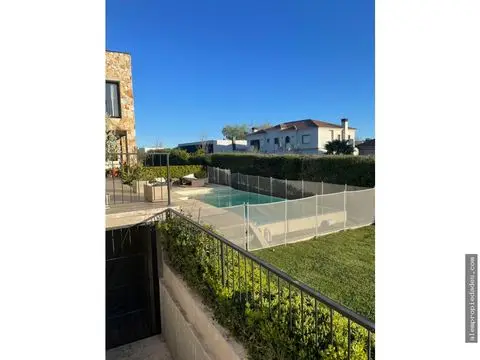 Casa de 8 ambientes en venta en Rumencó