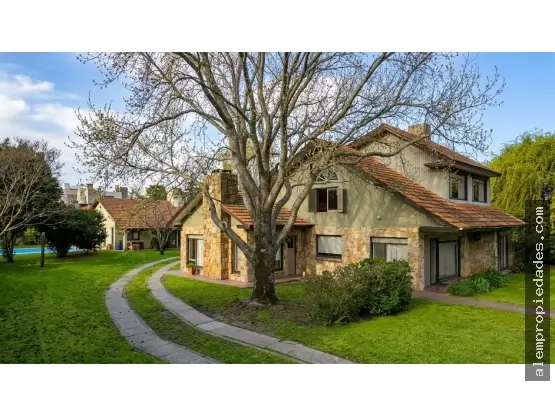 Casa de 4 ambientes en venta en SAN CARLOS