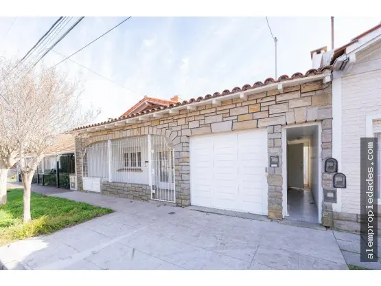 Casa de 4 ambientes en venta en PRIMERA JUNTA