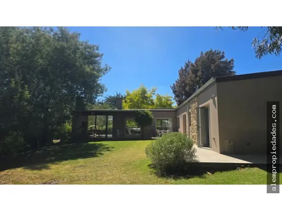 Casa de 3 ambientes en venta en Los Acantilados