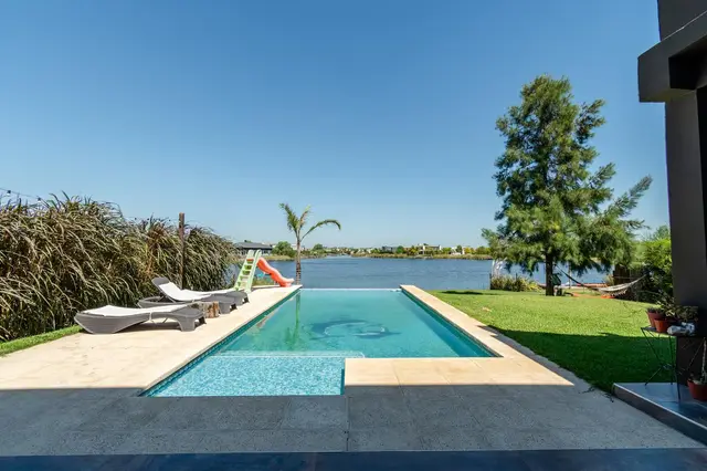 Casa de 5 ambientes en venta en Puerto