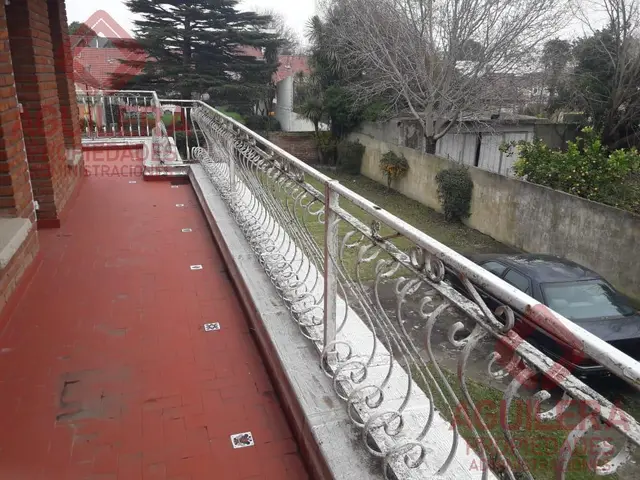 Casa de 5 ambientes en venta en VILLA PRIMERA