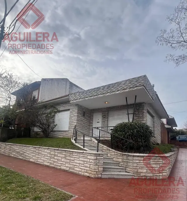 Casa de 3 ambientes en venta en PRIMERA JUNTA