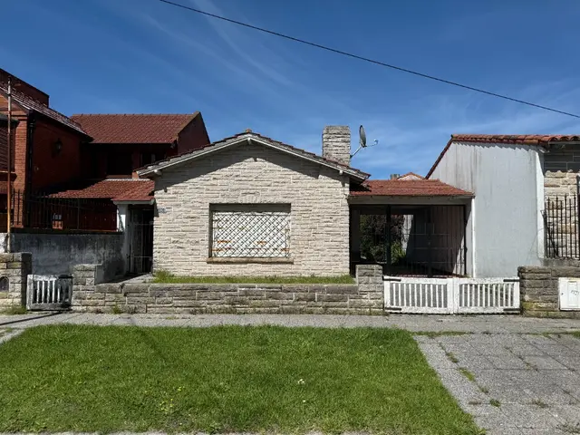 Casa de 4 ambientes en venta en PUNTA MOGOTES