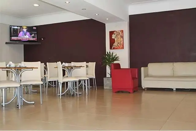 Local de 11 ambientes en venta en LA PERLA