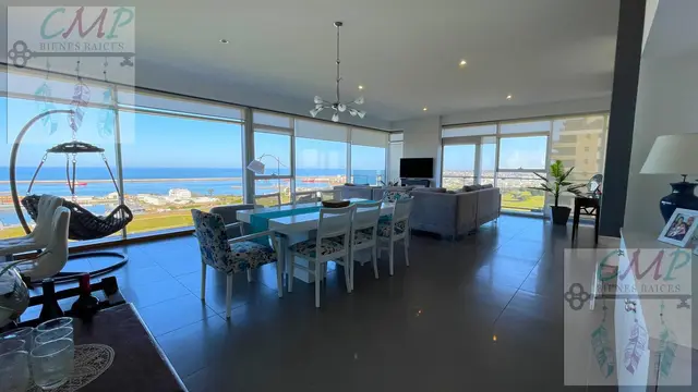 Departamento de 5 ambientes en venta en Playa Grande