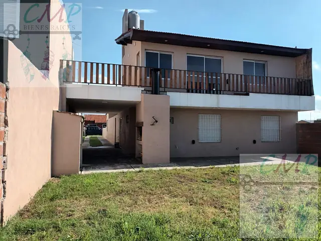 PH de 4 ambientes en venta en CAMET FELIX U.