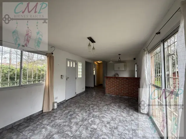 Casa de 2 ambientes en venta en PARQUE MONTEMAR-EL GROSELLAR