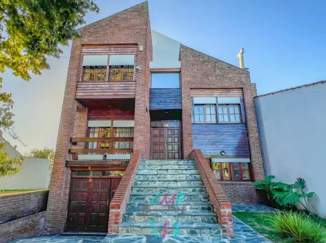 Casa de 5 ambientes en venta en DIVINO ROSTRO