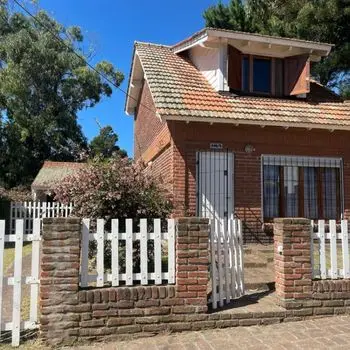 Casa de 4 ambientes en venta en FARO NORTE
