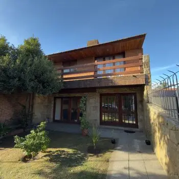 Casa de 6 ambientes en venta en PARQUE LURO