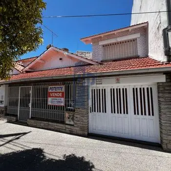 Casa de 3 ambientes en venta en PRIMERA JUNTA