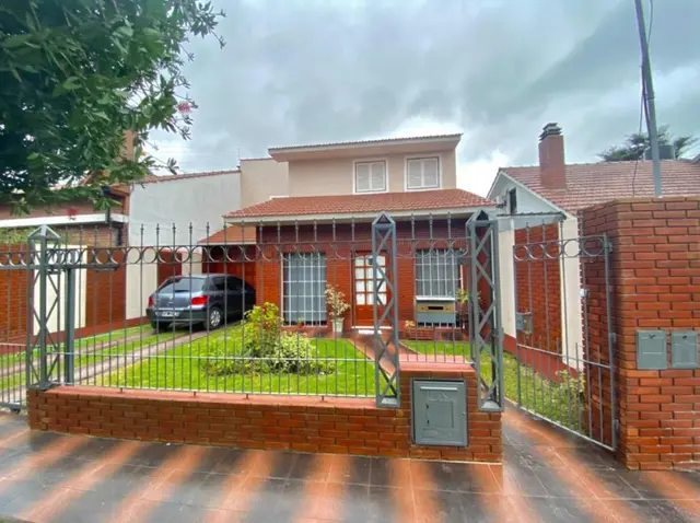 Casa de 4 ambientes en venta en ESTRADA JOSE MANUEL