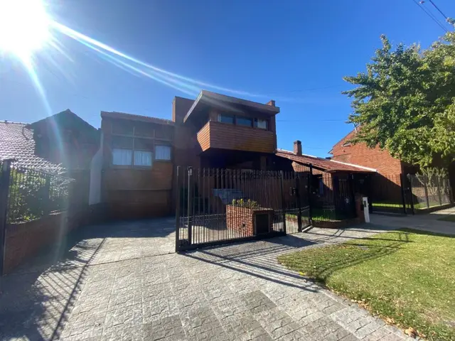 Casa de 4 ambientes en venta en PARQUE LURO