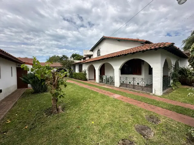 Casa de 4 ambientes en venta en LOS PINARES