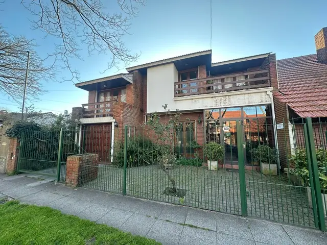 Casa de 7 ambientes en venta en PARQUE LURO