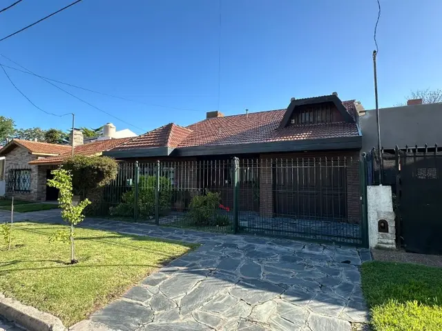 Casa de 5 ambientes en venta en PARQUE LURO