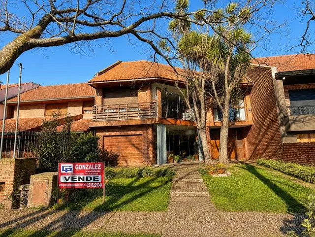 Casa de 5 ambientes en venta en PARQUE LURO