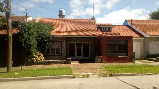 Casa de 3 ambientes en venta en PARQUE LURO