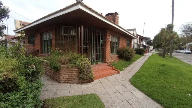 Casa de 3 ambientes en venta en PARQUE LURO