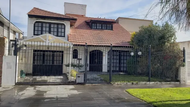 Casa de 5 ambientes en venta en LOS PINARES