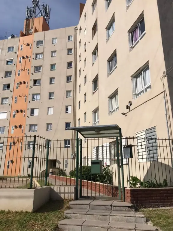 Departamento de 4 ambientes en venta en LAS AVENIDAS