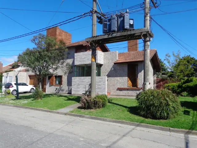 Casa de 4 ambientes en venta en PUNTA MOGOTES