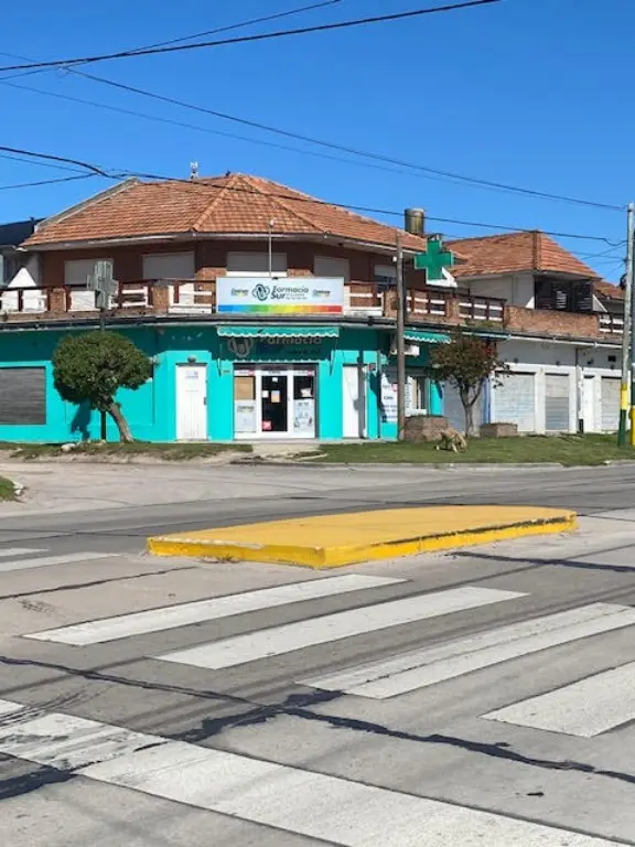 Local de 3 ambientes en venta en FARO NORTE