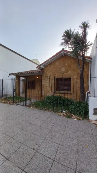 Casa de 4 ambientes en venta en LAS AVENIDAS