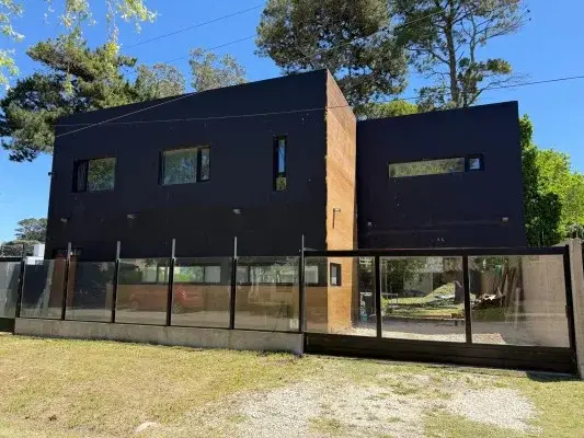 Casa de 5 ambientes en venta en Mar del Plata