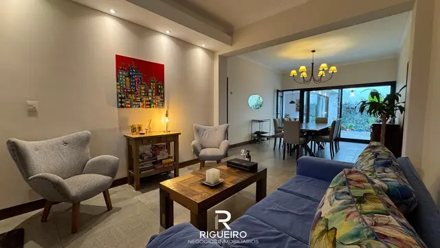 Casa de 4 ambientes en venta en LA PERLA