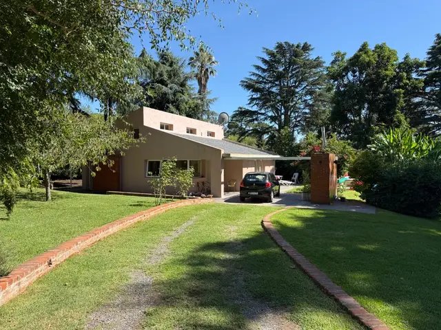 Casa de 4 ambientes en venta en LOS ACANTILADOS