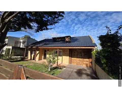 Casa de 4 ambientes en venta en Los Acantilados