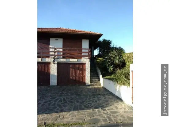 Casa de 2 ambientes en venta en LOS ACANTILADOS