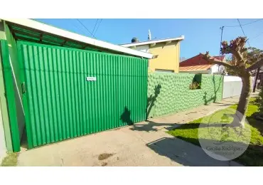 Casa de 3 ambientes en venta en AEROPARQUE
