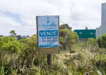 Terreno en venta en Los Acantilados