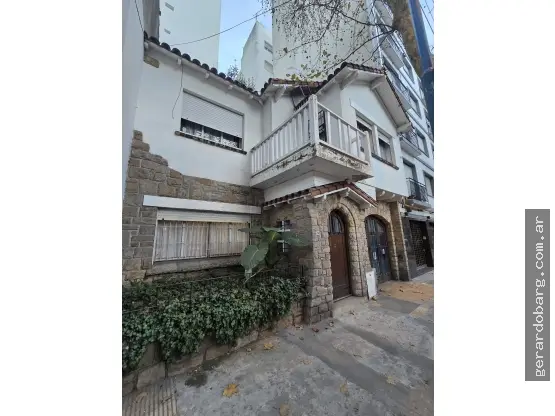 Casa de 4 ambientes en venta en PLAZA PERALTA RAMOS