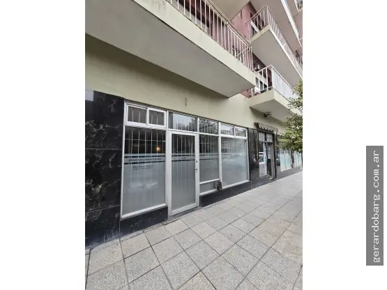 Local de 3 ambientes en venta en Centro