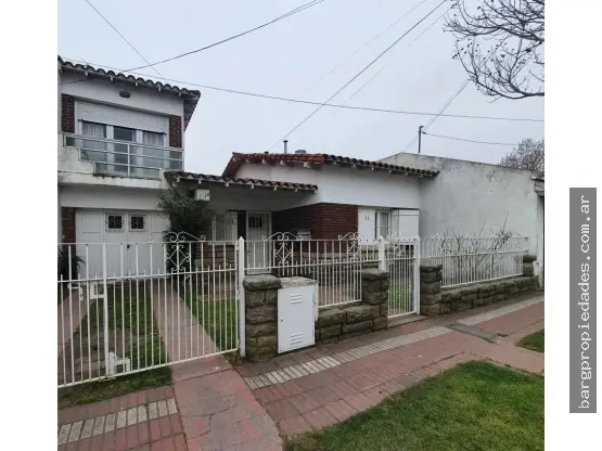 Casa de 3 ambientes en venta en FUNES Y SAN LORENZO