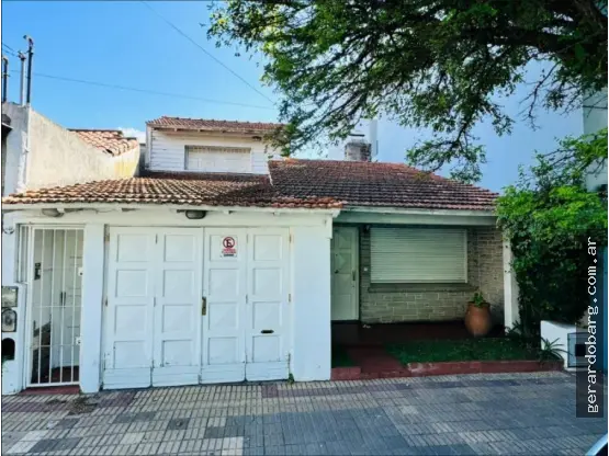 Casa de 4 ambientes en venta en ESTACION TERMINAL (ALDREY)