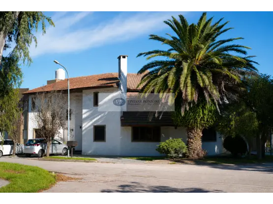 Casa de 5 ambientes en venta en LOS PINARES