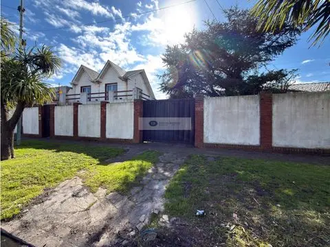Casa de 5 ambientes en venta en Zacagnini