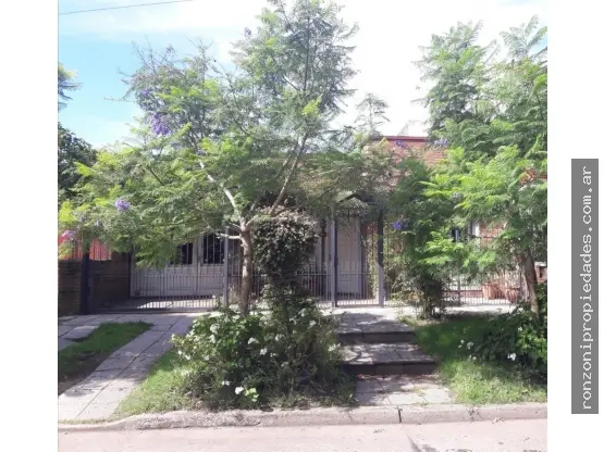 Casa de 4 ambientes en venta en PARQUE LURO